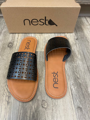 Black nest sandals