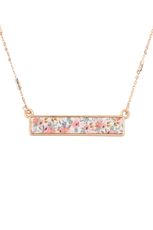 Floral pendant necklace